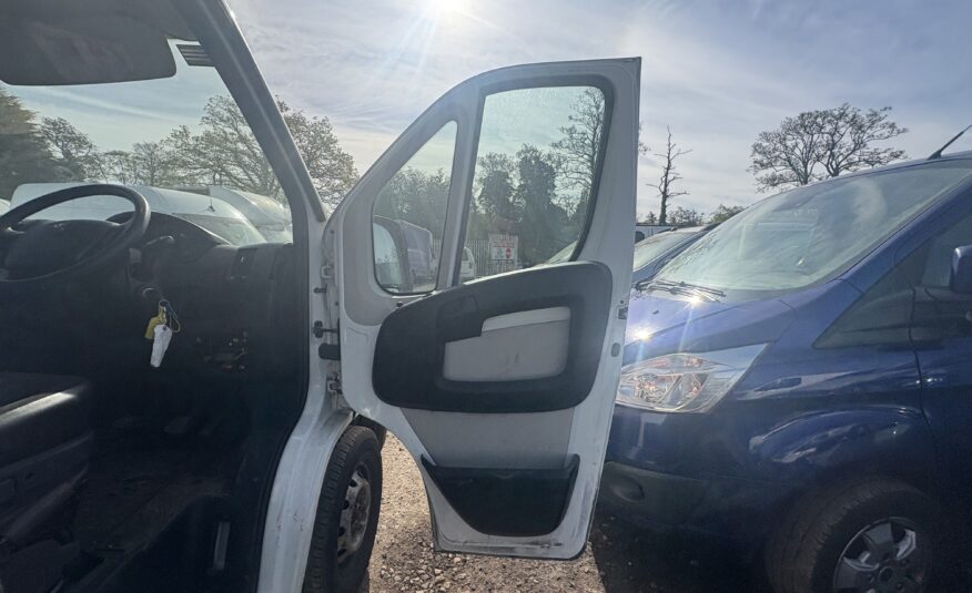 2018 Peugeot Boxer Boxer 335 Blue HDi