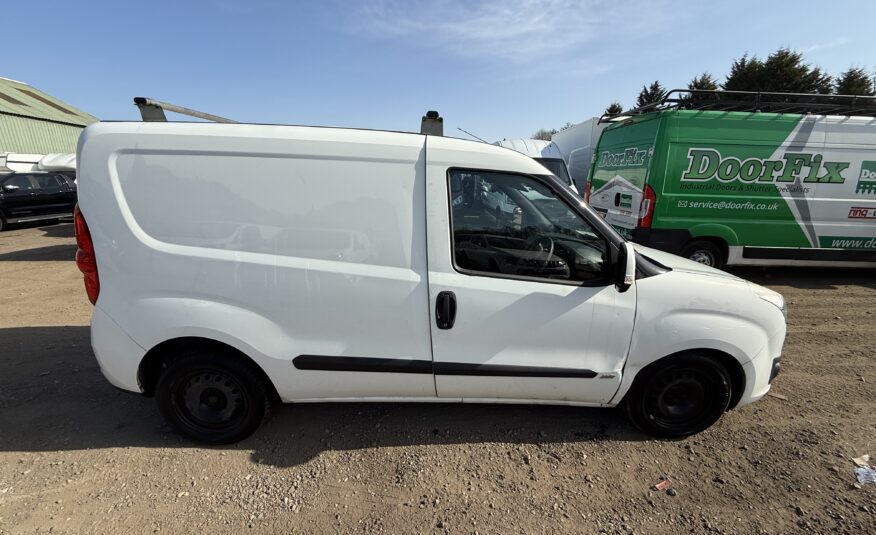 2014 Vauxhall Combo Combo 2000 L1H1 CDTi Sportive
