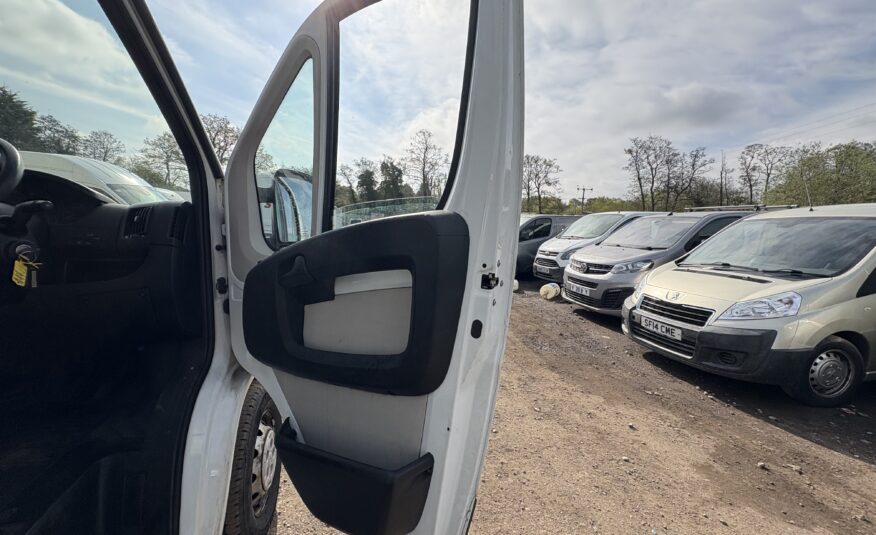 2017 Peugeot Boxer Boxer 335 Professional L3H2 Blue HDi