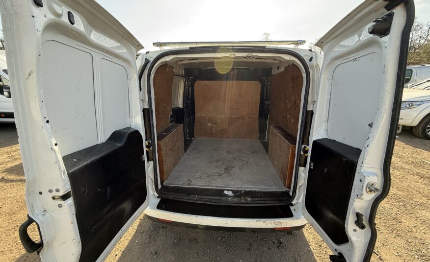 2014 Vauxhall Combo Combo 2000 L1H1 CDTi Sportive
