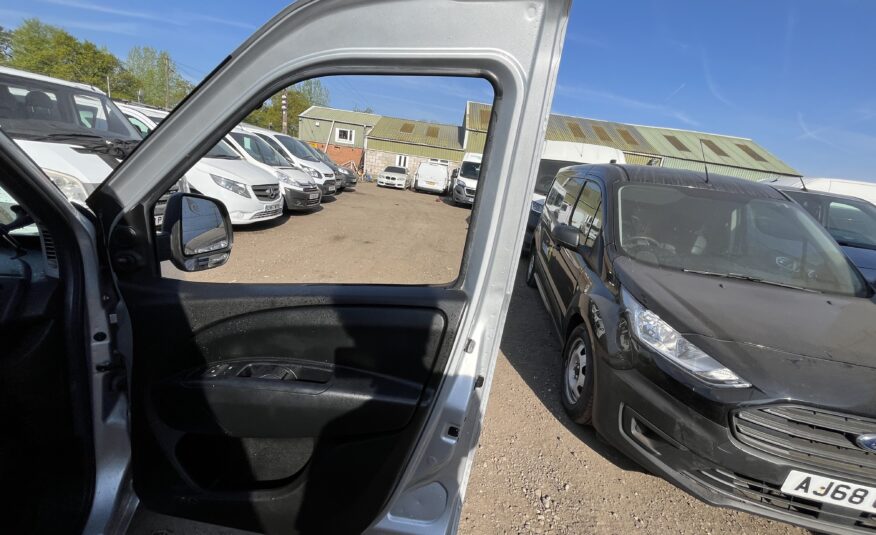 2017 Vauxhall Combo Combo 2000 Sportive CDTi