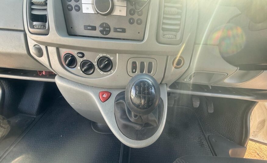 2006 VAUXHALL VIVARO 2700 CDTI SWB