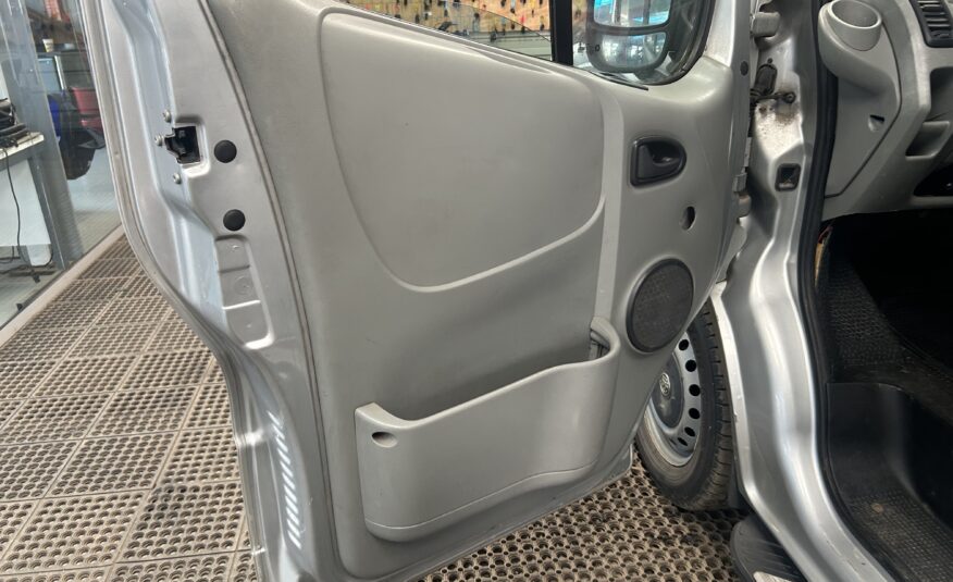 2009 VAUXHALL VIVARO 2900 D/C LWB