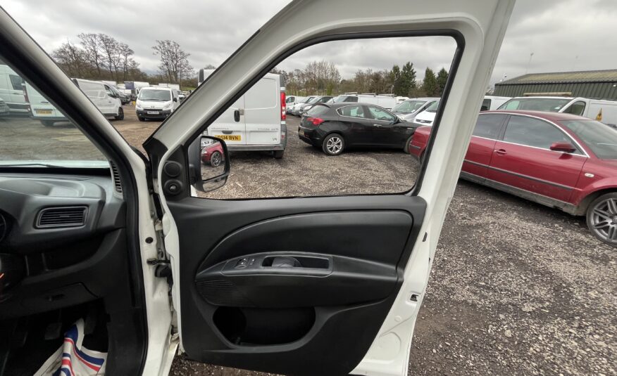 2017 Vauxhall Combo Combo 2300 CDTI S/S