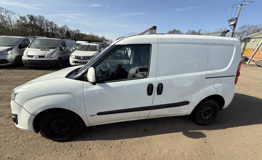 2014 Vauxhall Combo Combo 2000 L1H1 CDTi Sportive