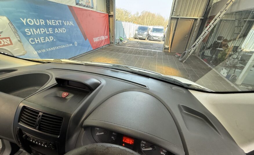 2015 Peugeot Expert Expert 1200 L2H1 HDi