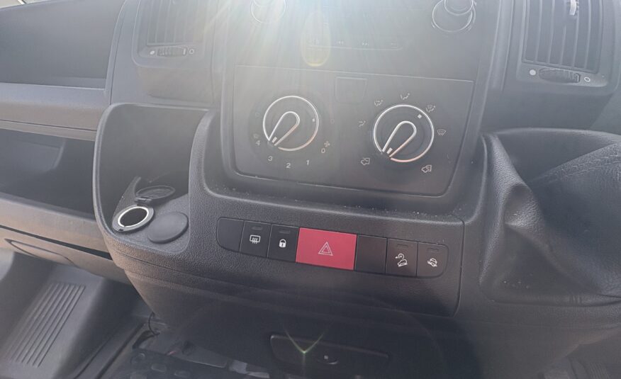 2018 Peugeot Boxer Boxer 335 Blue HDi