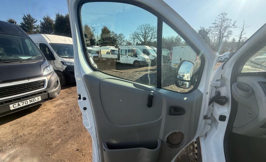 2006 VAUXHALL VIVARO 2700 CDTI SWB