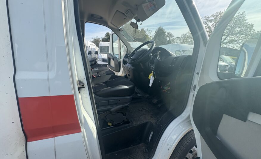 2018 Peugeot Boxer Boxer 335 Blue HDi