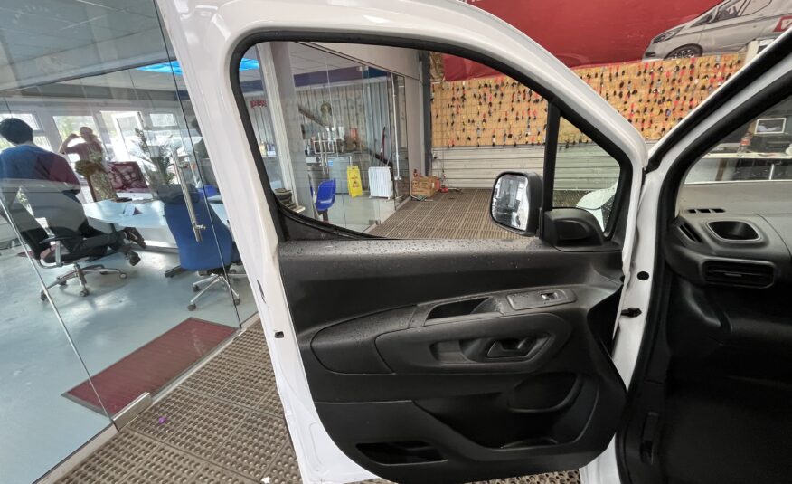 2019 Peugeot Partner Partner Professional L1 Blue HDi