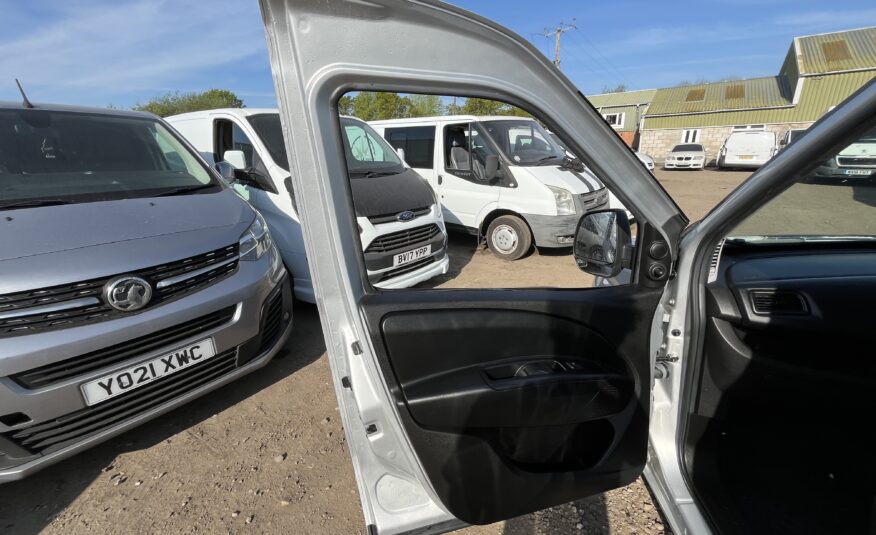 2017 Vauxhall Combo Combo 2000 Sportive CDTi