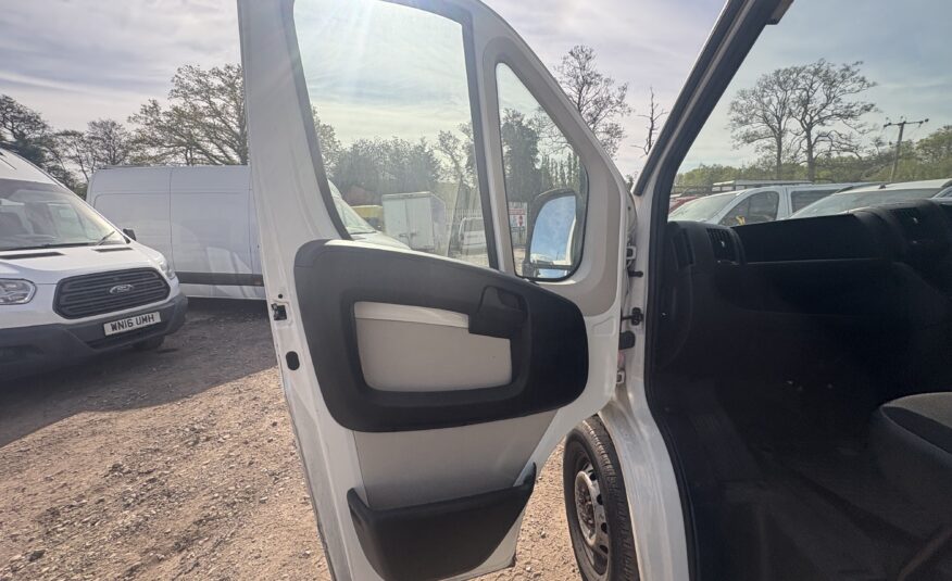 2018 Peugeot Boxer Boxer 335 Blue HDi