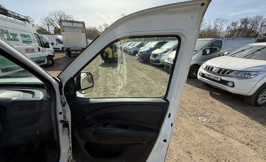 2014 Vauxhall Combo Combo 2000 L1H1 CDTi Sportive