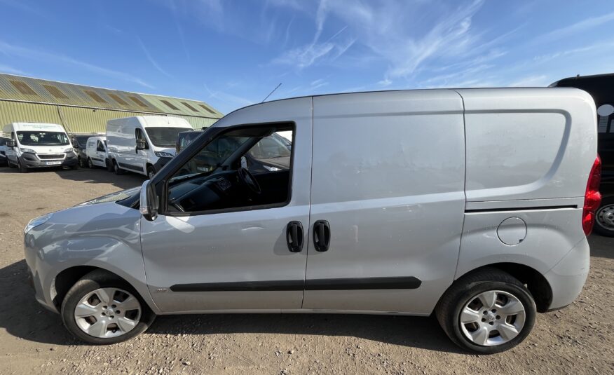 2017 Vauxhall Combo Combo 2000 Sportive CDTi
