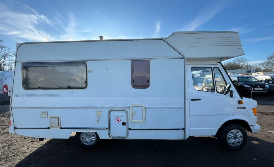 1990 Mercedes-Benz T1 208D
