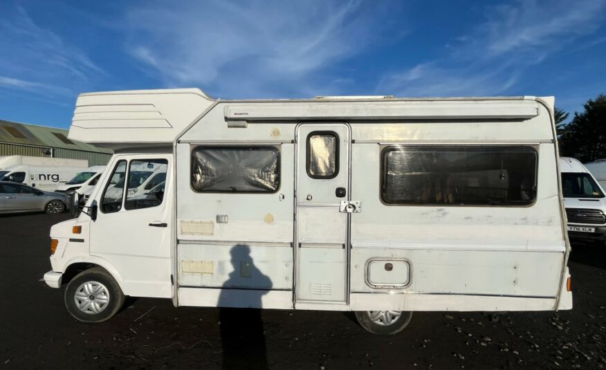 1990 Mercedes-Benz T1 208D