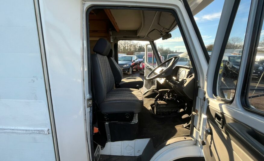 1990 Mercedes-Benz T1 208D