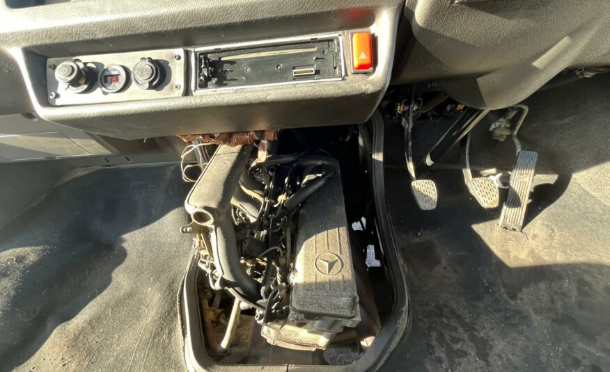 1990 Mercedes-Benz T1 208D