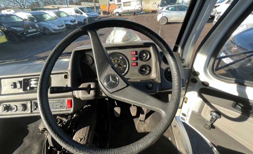1990 Mercedes-Benz T1 208D