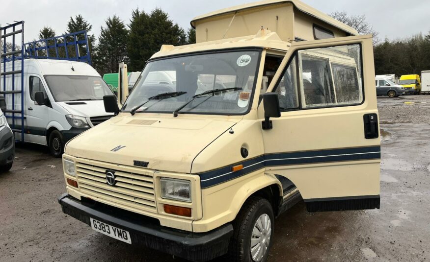 1990 Mercedes-Benz T1 208D