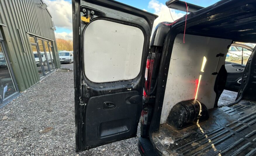 2017 RENAULT TRAFIC LL29 SPORT NAV ENGY DCI