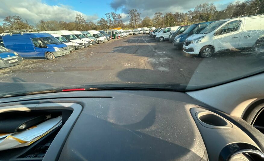 2017 RENAULT TRAFIC LL29 SPORT NAV ENGY DCI