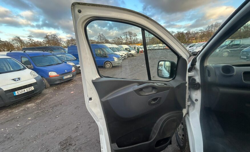 2015 VAUXHALL VIVARO 2900 CDTI