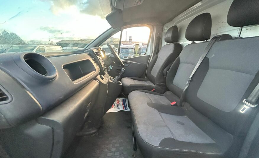 2015 VAUXHALL VIVARO 2900 CDTI