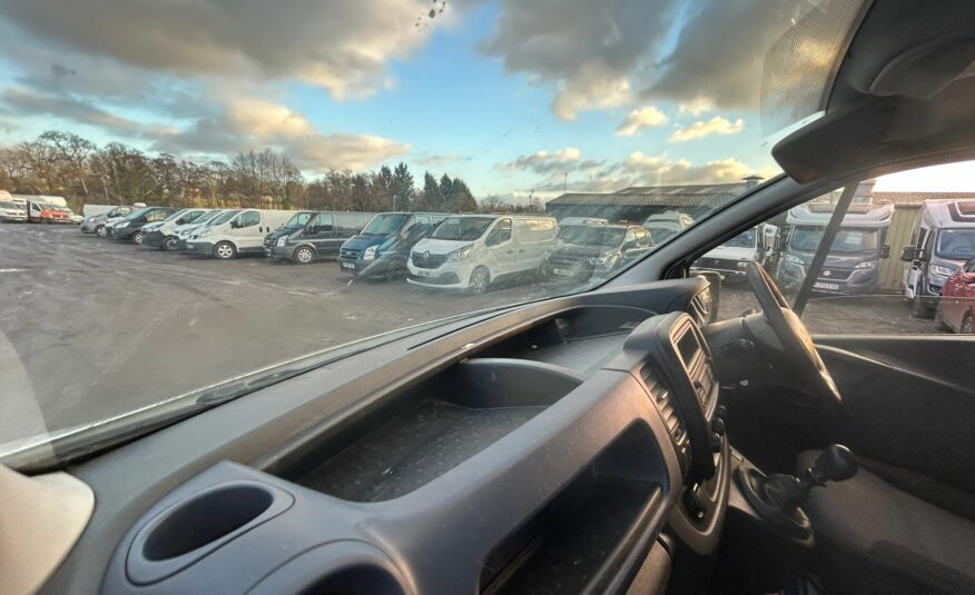 2015 VAUXHALL VIVARO 2900 CDTI