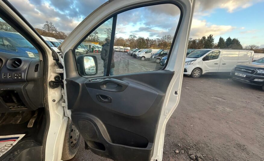 2015 VAUXHALL VIVARO 2900 CDTI