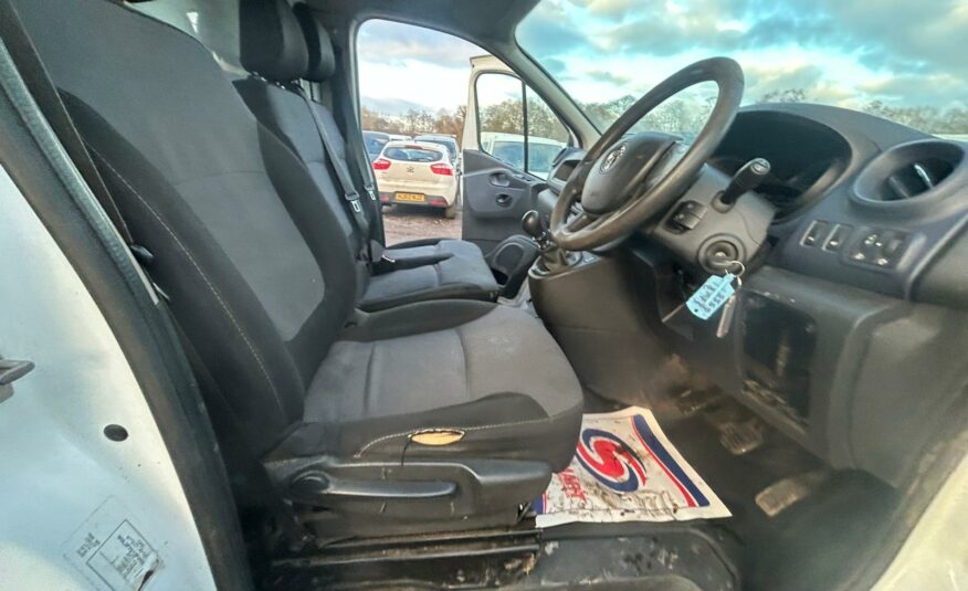 2015 VAUXHALL VIVARO 2900 CDTI