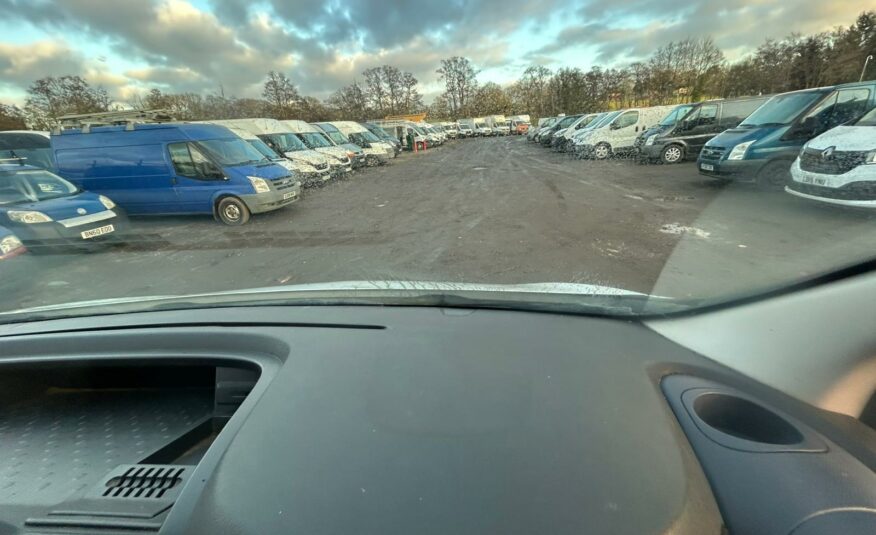 2015 VAUXHALL VIVARO 2900 CDTI
