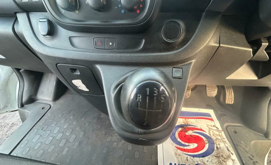 2015 VAUXHALL VIVARO 2900 CDTI