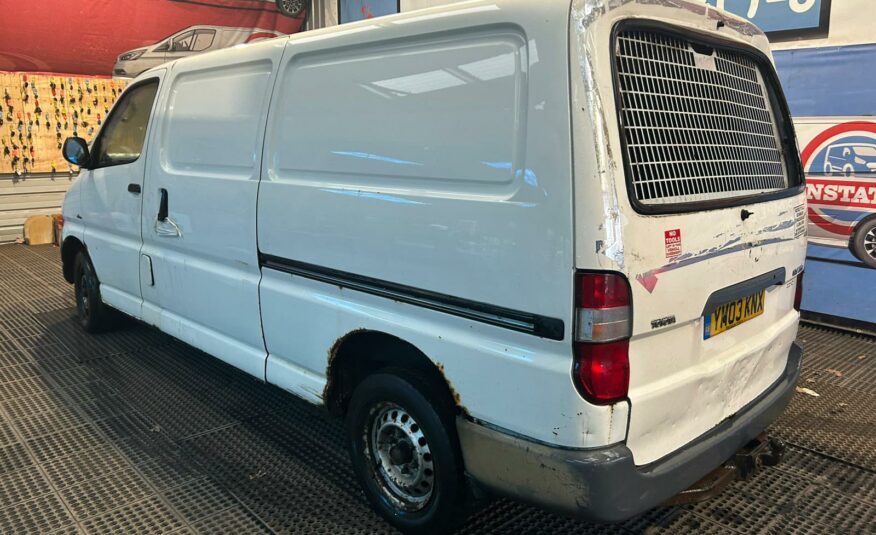 2003 TOYOTA HIACE 300 GS