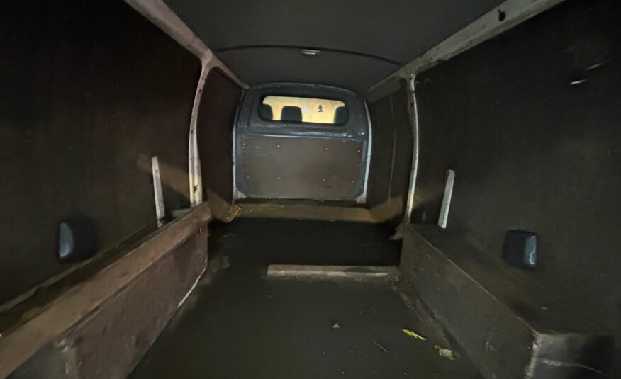 2003 TOYOTA HIACE 300 GS