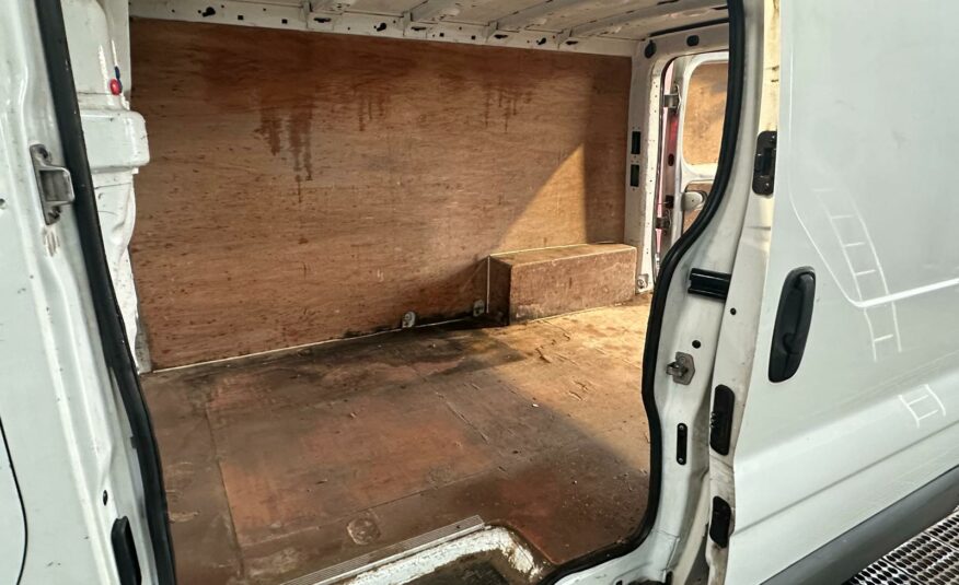 2011 VAUXHALL VIVARO 2900 CDTI 113 LWB
