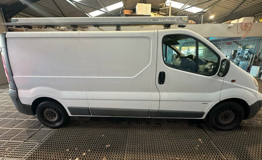 2011 VAUXHALL VIVARO 2900 CDTI 113 LWB