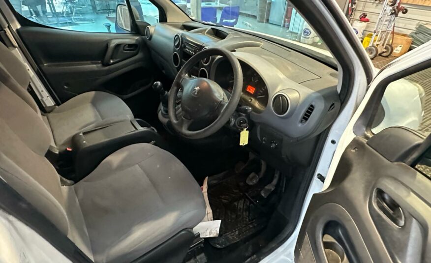 2014 PEUGEOT PARTNER 850 S L1 HDI