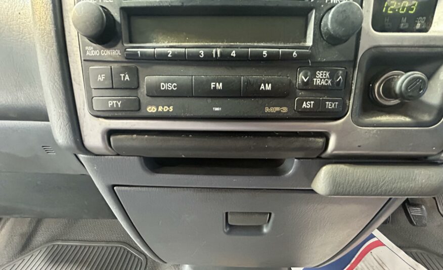 2009 TOYOTA HIACE 280 D-4D 120 SWB