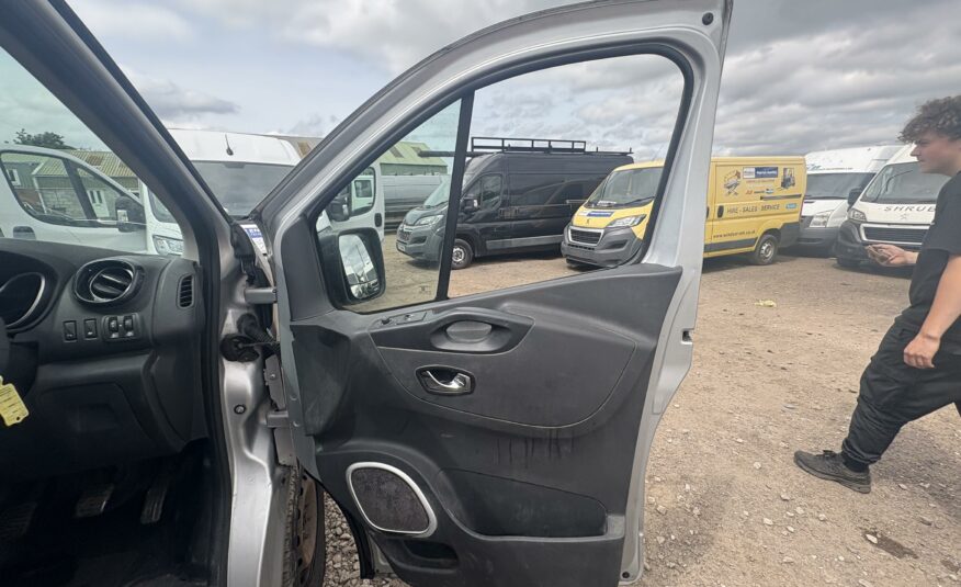 2015 VAUXHALL VIVARO 2900 L2H1 CDTI P/V SPORTIVE