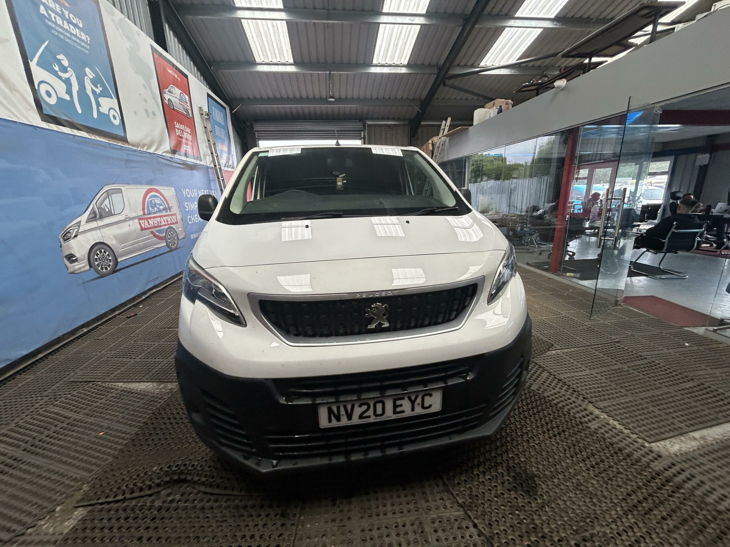 2020 Peugeot Expert Expert Professional L1 Blue HDi – NV20EYC