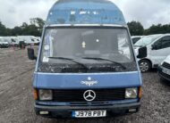 1991 MERCEDES 208D