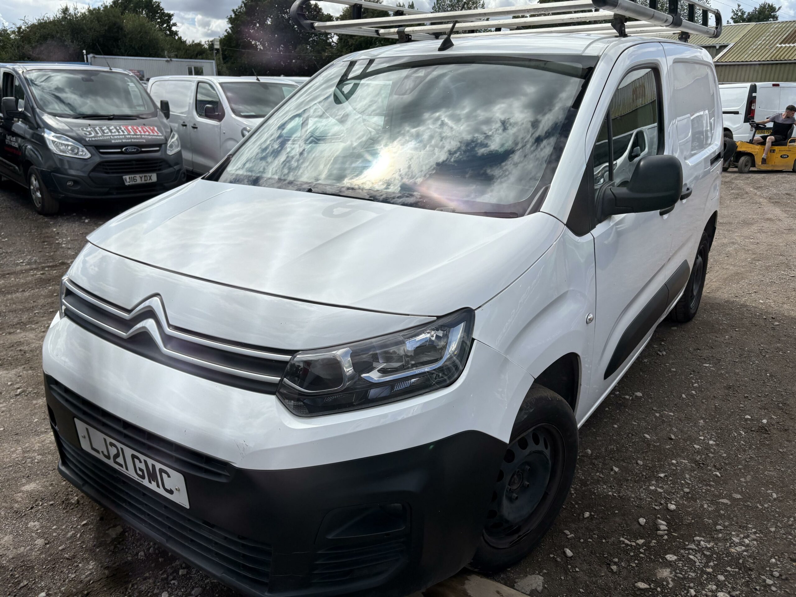 2021 Citroen Berlingo Berlingo 1000 Enterprise Blue HDi S/S Auto – LJ21GMC