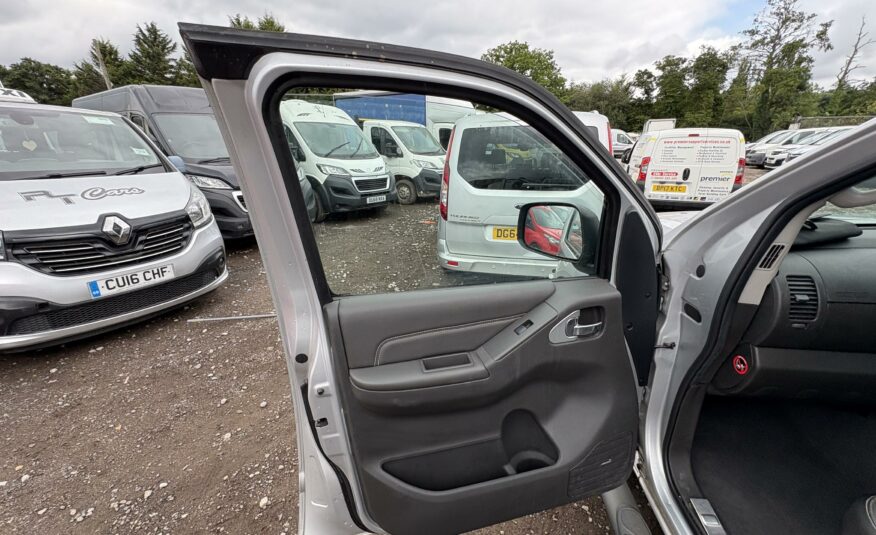 2015 NISSAN NAVARA OUTLOW