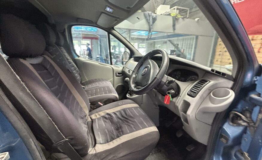 2005 VAUXHALL VIVARO DTI 2900 LWB P/V