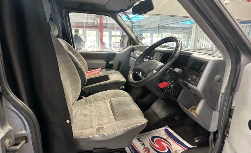 VOLKSWAGEN TRANSPORTER CARAVELLE