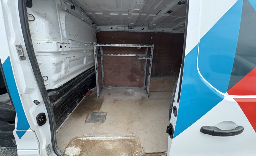 2015 VAUXHALL VIVARO 2700 CDTI