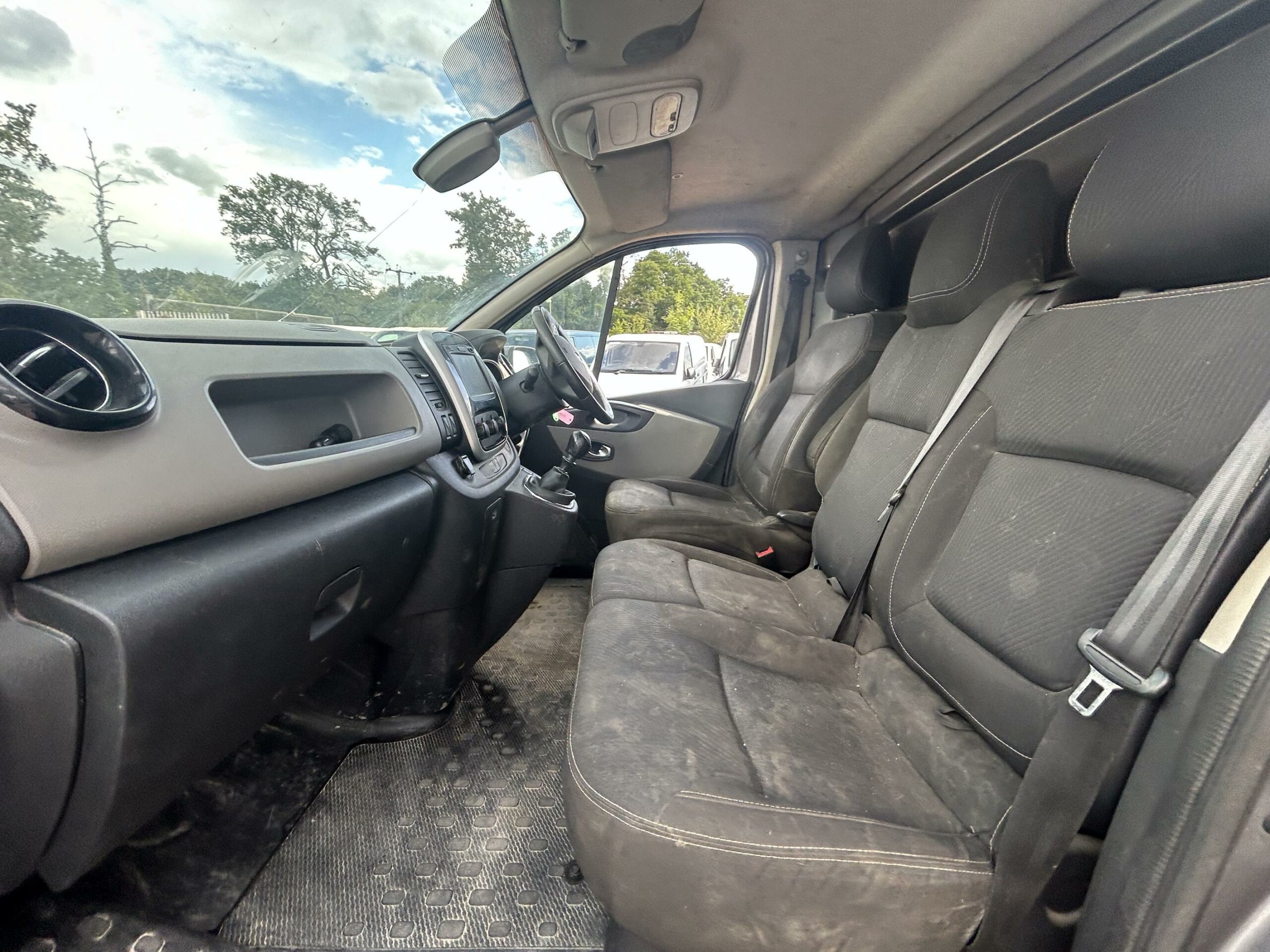 2019 Renault Trafic Trafic SL27 Sport Nav Energy dCi – YT19TOZ