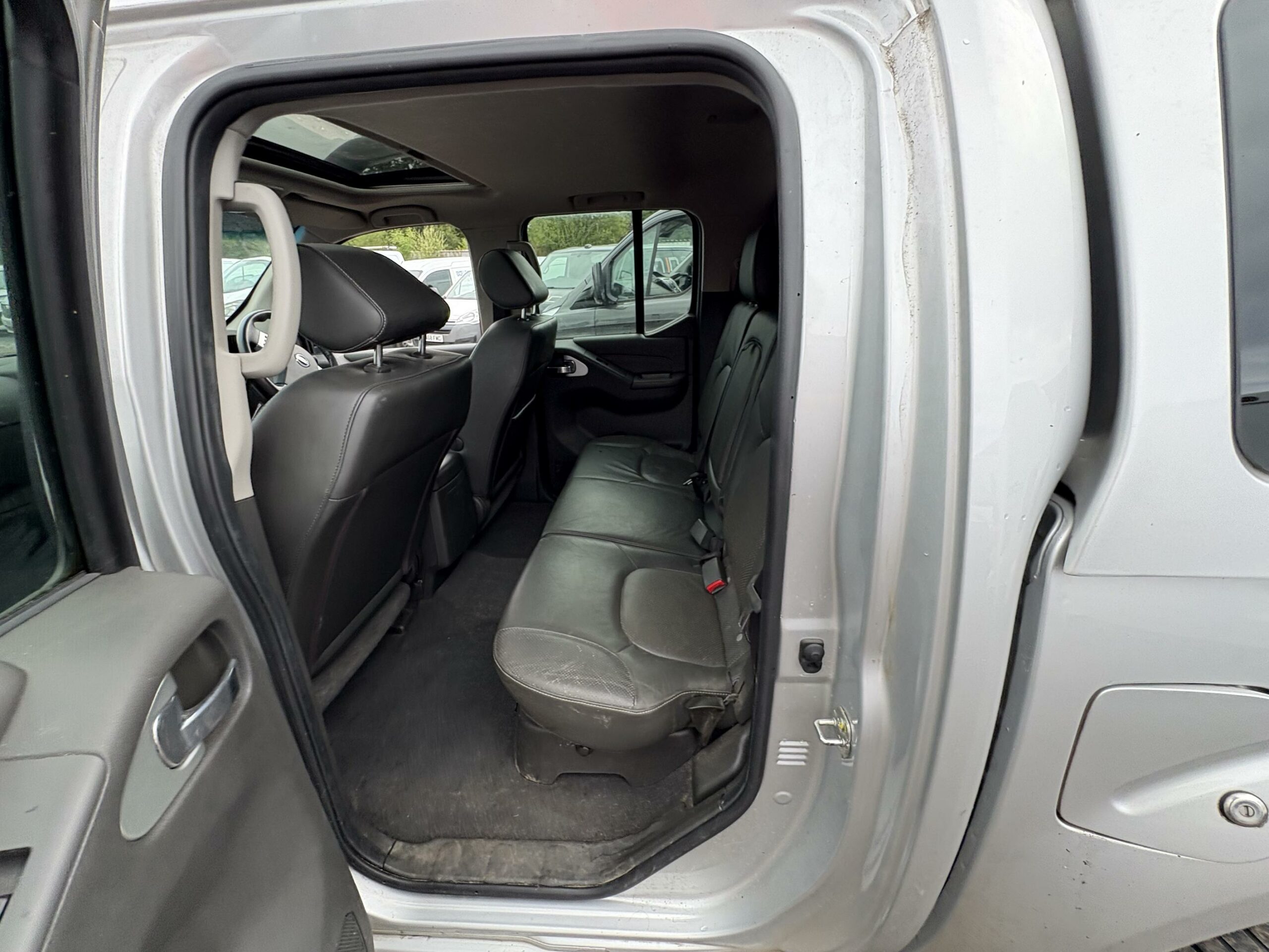2015 Nissan Navara Navara Outlaw dCi Auto – YN65WJL/C3WAXY
