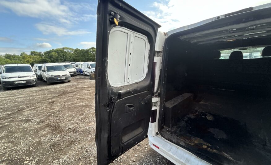 2016 VAUXHALL VIVARO TRAFFIC